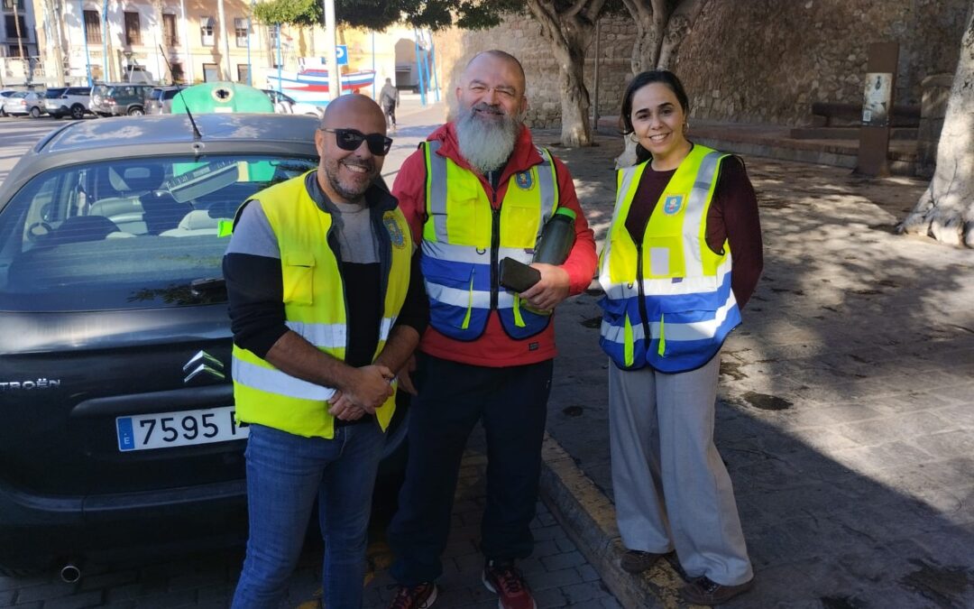 Reparto de chocolate caliente desde Mensajeros de la Paz Melilla