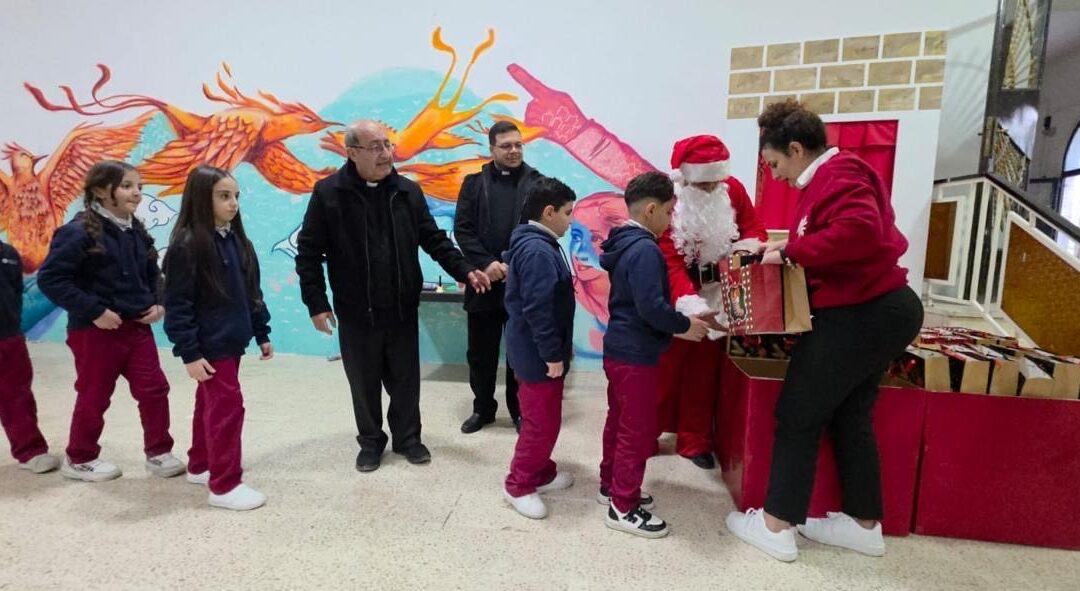 Entrega de juguetes para niñ@s refugiad@s en Jordania de la Campaña «un juguete, una ilusión» de la Fundación Crecer Jugando