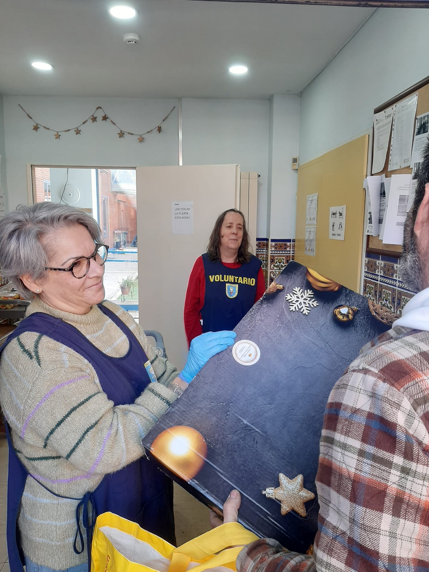 Agradecimiento a la empresa de limpieza Lote 4 UTE FCC ACCIONA por su donación de 90 cestas para repartir en el Centro Familiar Mensajeros de la Paz El Pozo