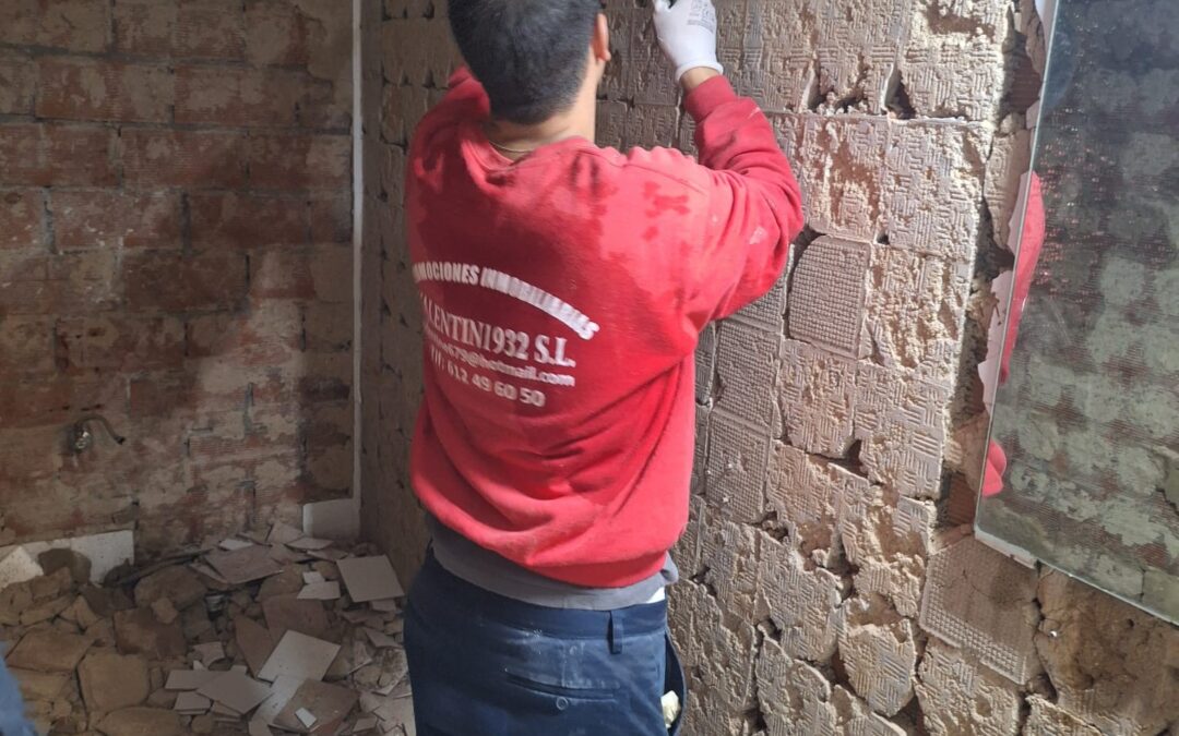 Rehabilitación de uno de los cuatro baños en la Residencia Familiar El Pozo gracias a The Regine Sixt Children’s Aid Foundation