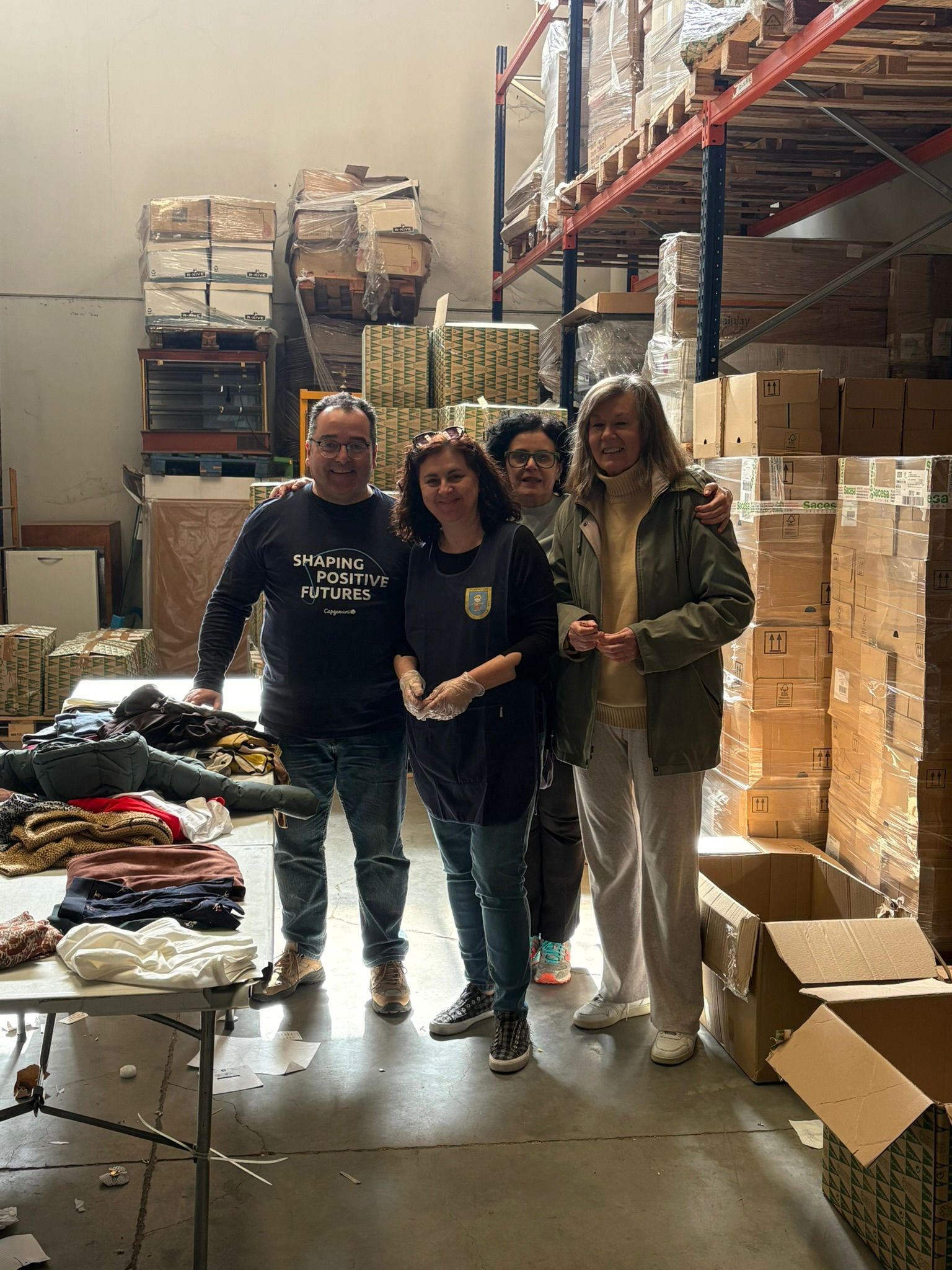 Agradecimiento voluntari@s Fundación Capgemini por su trabajo en la clasificación de prendas para el Ropero Solidario