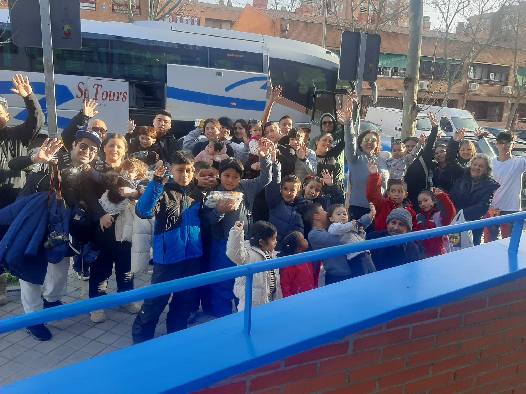 Excursión a conocer la nieve de las familias del Centro Residencial Mensajeros de la Paz El Pozo