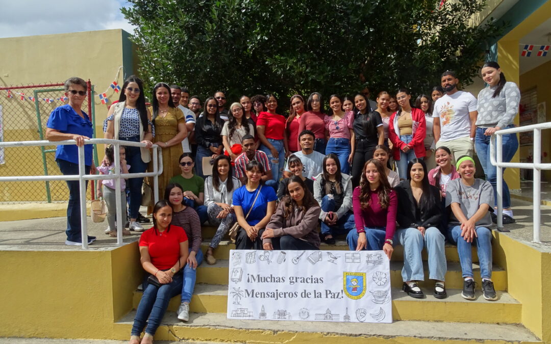 Colaboración con la ASOCIACION QUERER ES PODER becando a estudiantes en República Dominicana