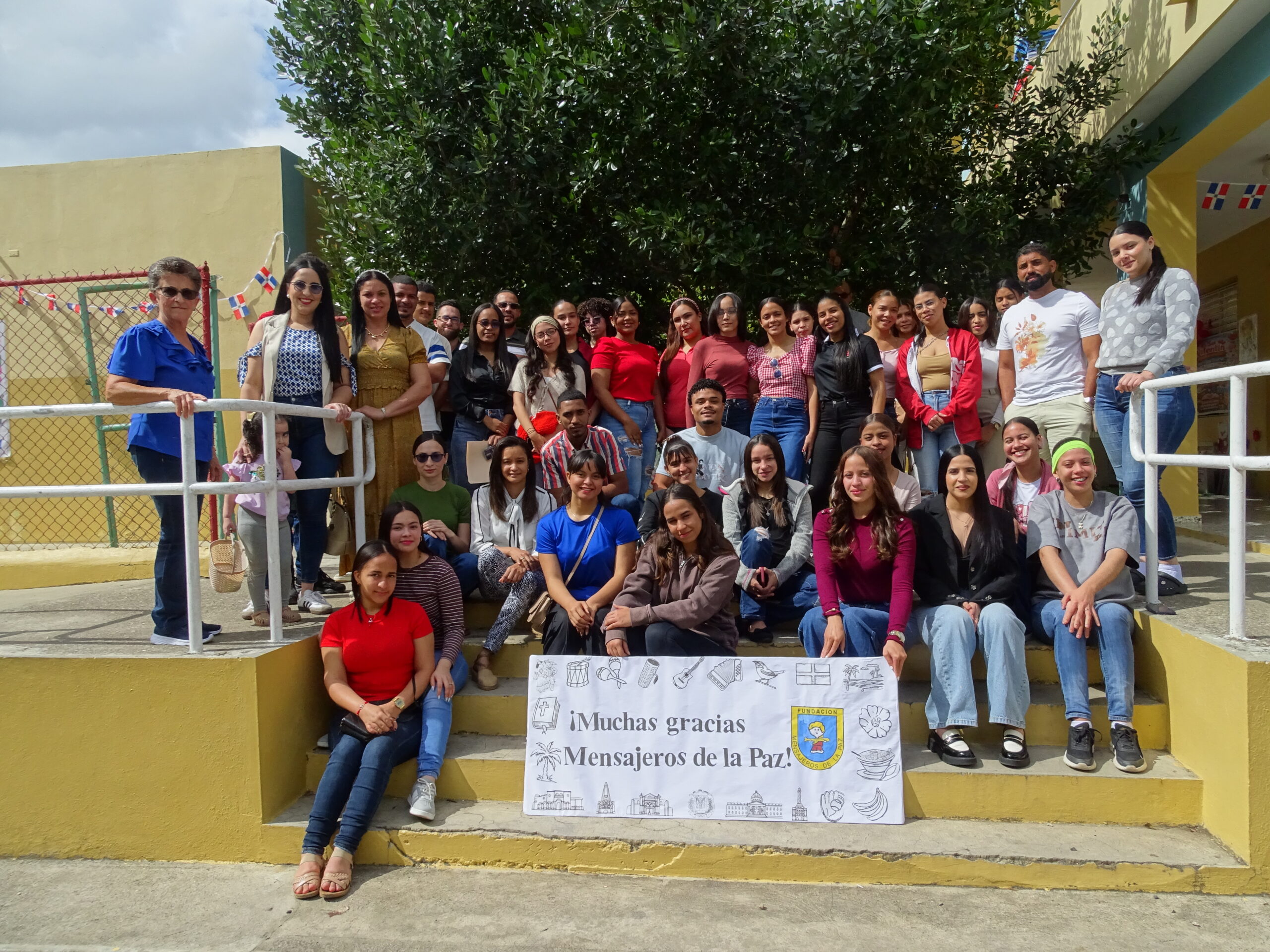 Colaboración con la ASOCIACION QUERER ES PODER becando a estudiantes en República Dominicana