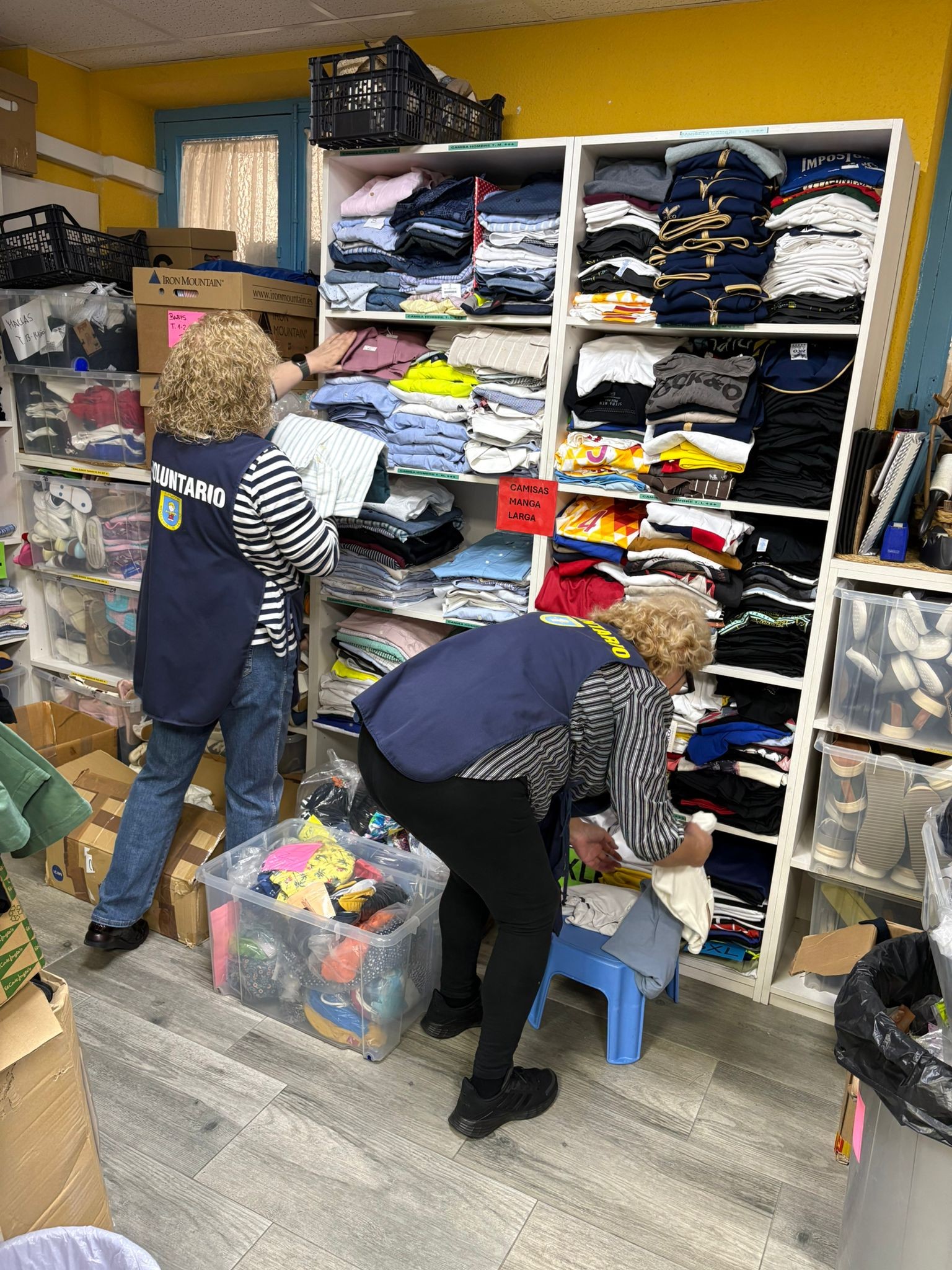 Comienza el reparto de ropa de verano en el Ropero Solidario