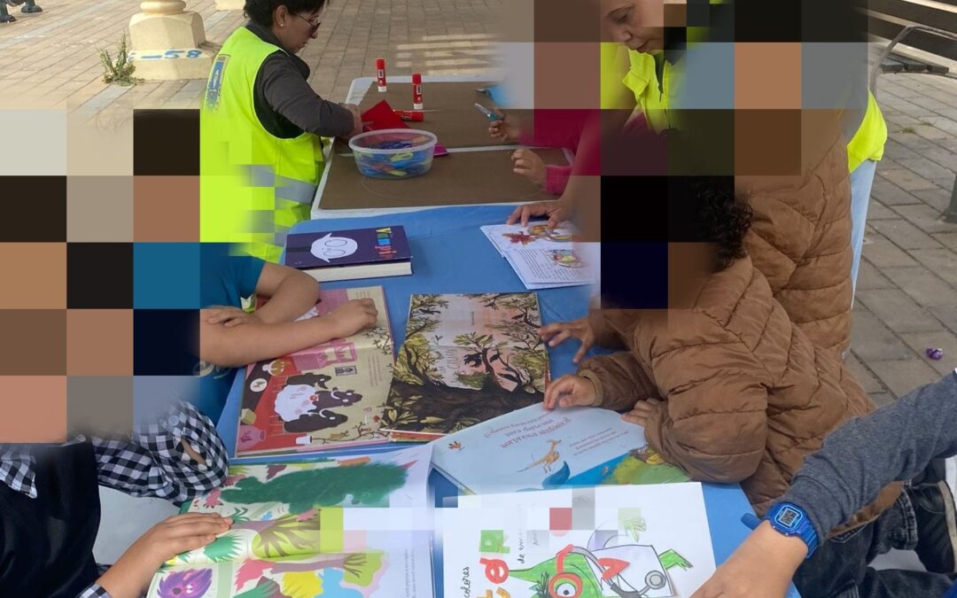 Taller de biblioteca ambulante y expresión artística en el Monte Maria Cristina en la ciudad de Melilla