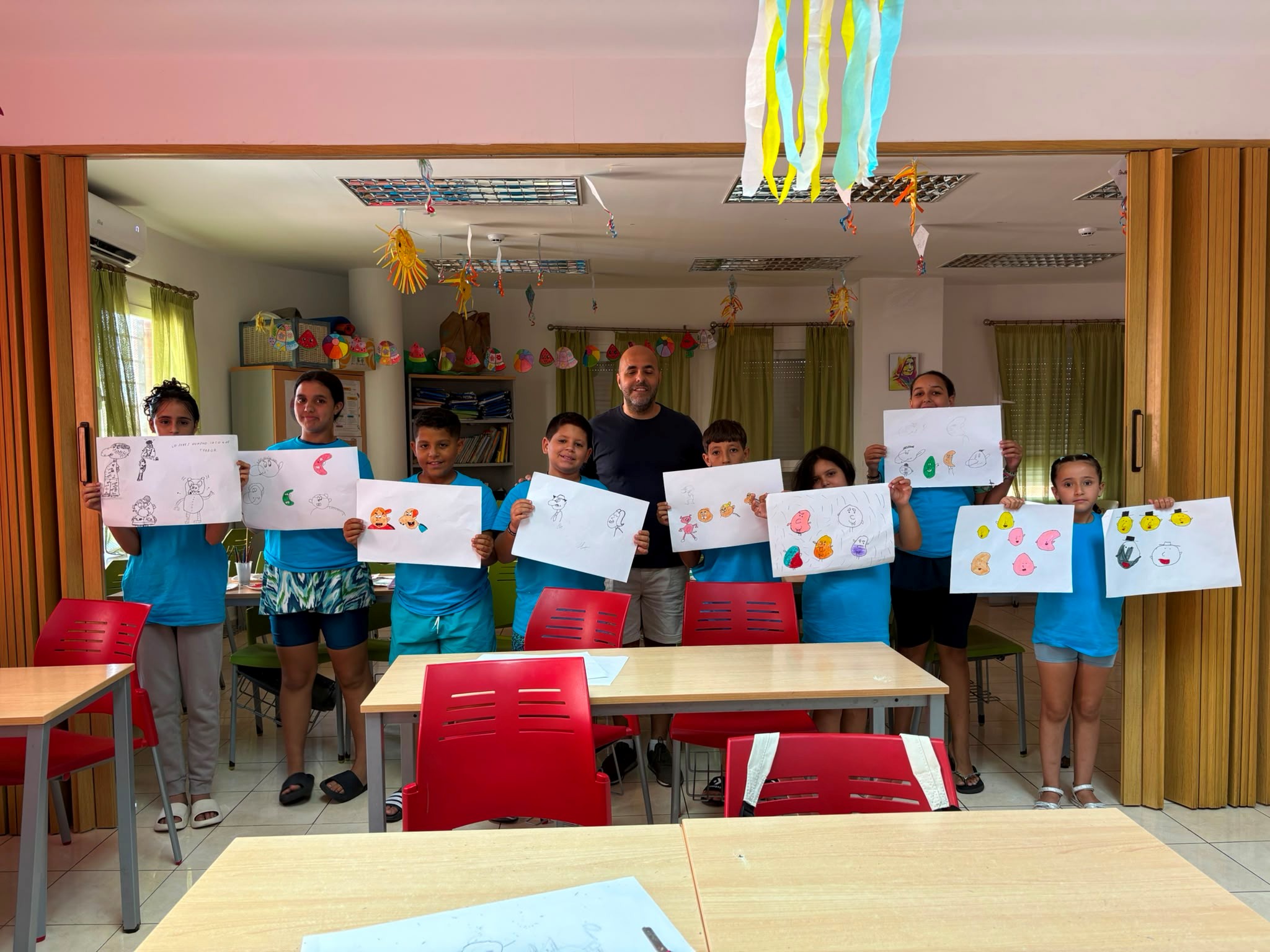 Talleres de pintura en el Centro religioso de Maria Inmaculada en la ciudad de Melilla
