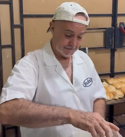 Se ha montado una panaderia dentro del Centro de Emergencia de Remar y Mensajeros para atender a los afectados por los terremotos en Venezuela
