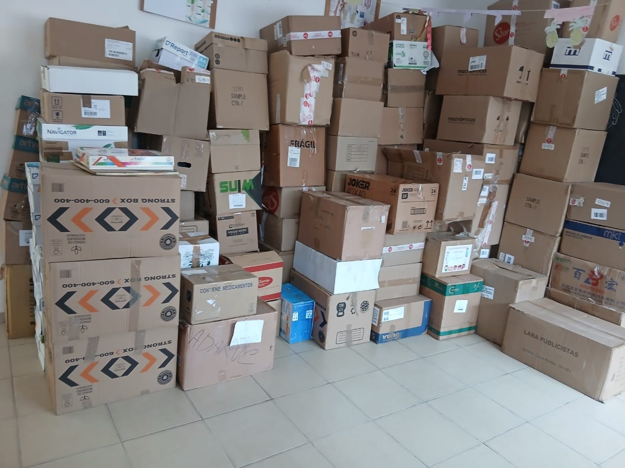 Llegada del container con 25 toneladas de ayuda humanitaria a Benín – África