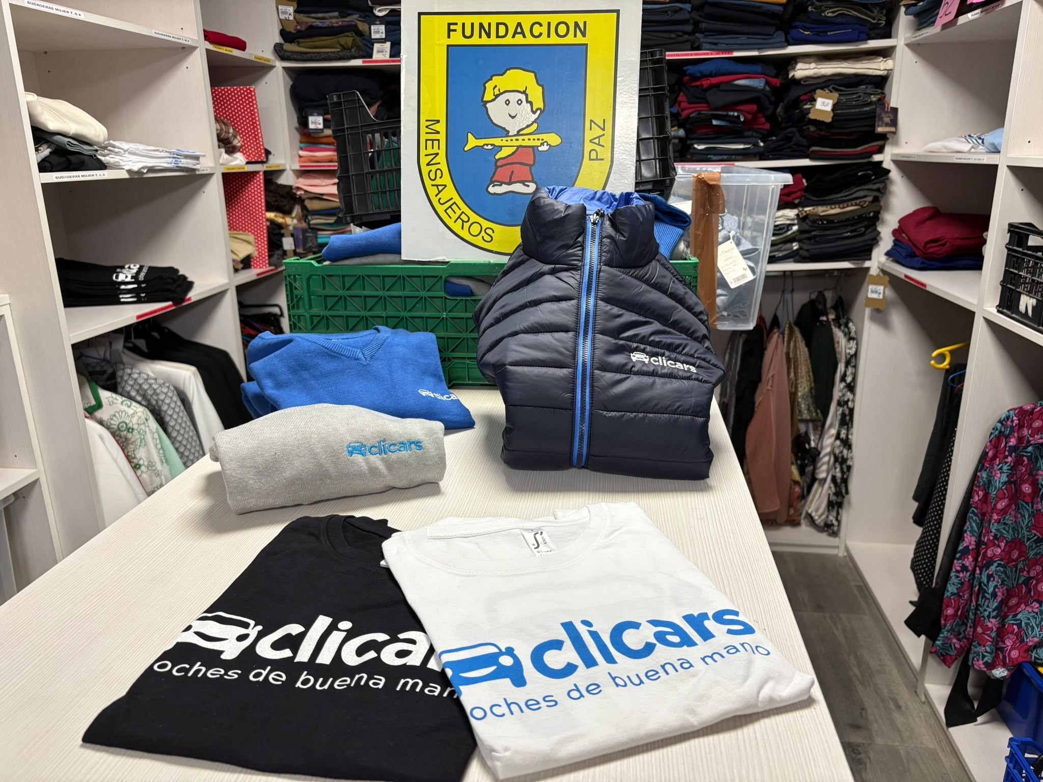Agradecimiento a Clicars por la donación de ropa para el Ropero Solidario