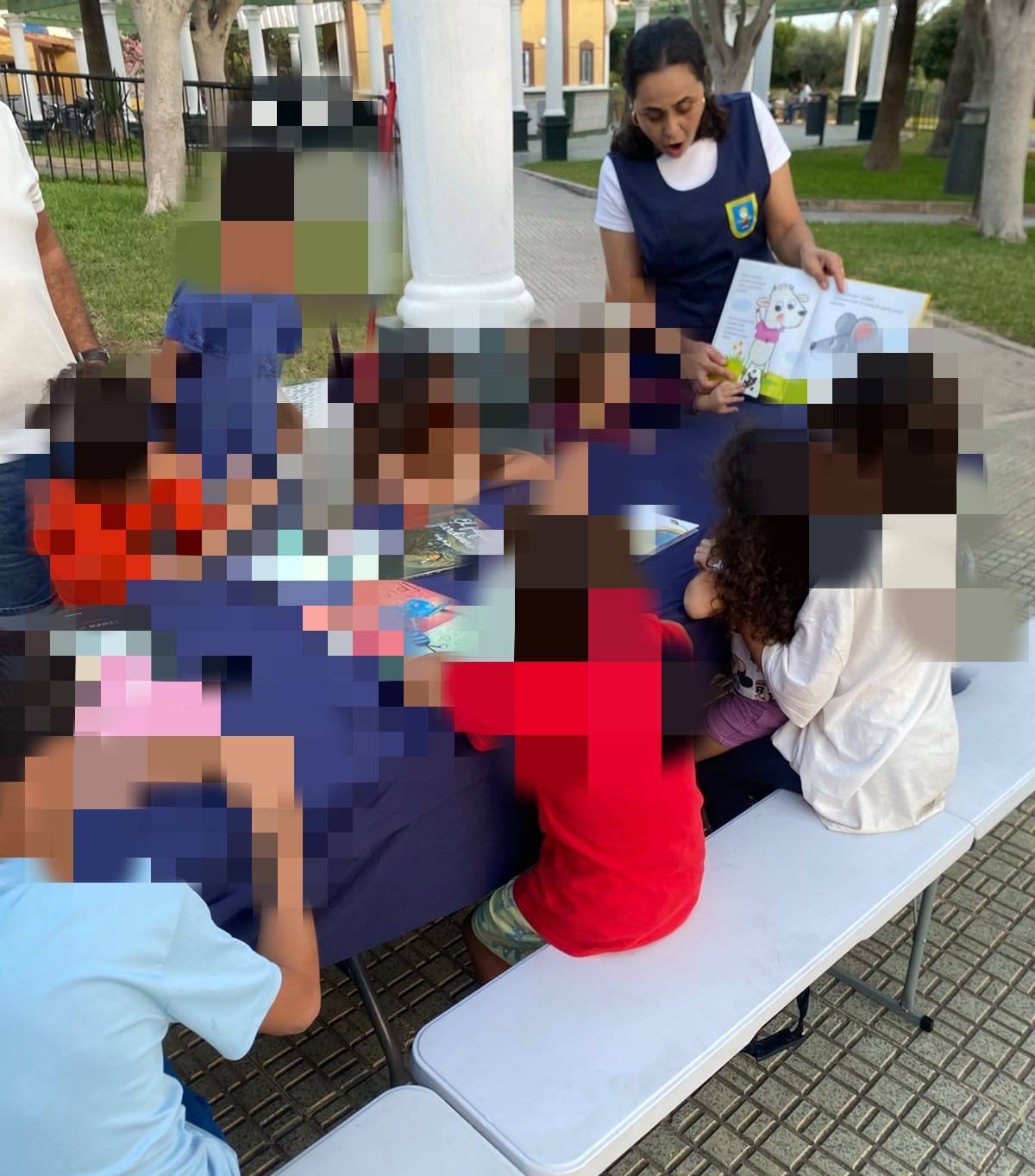Taller de lectura y expresión artística llevado a cabo en el Barrio de la Cañada en la ciudad de Melilla